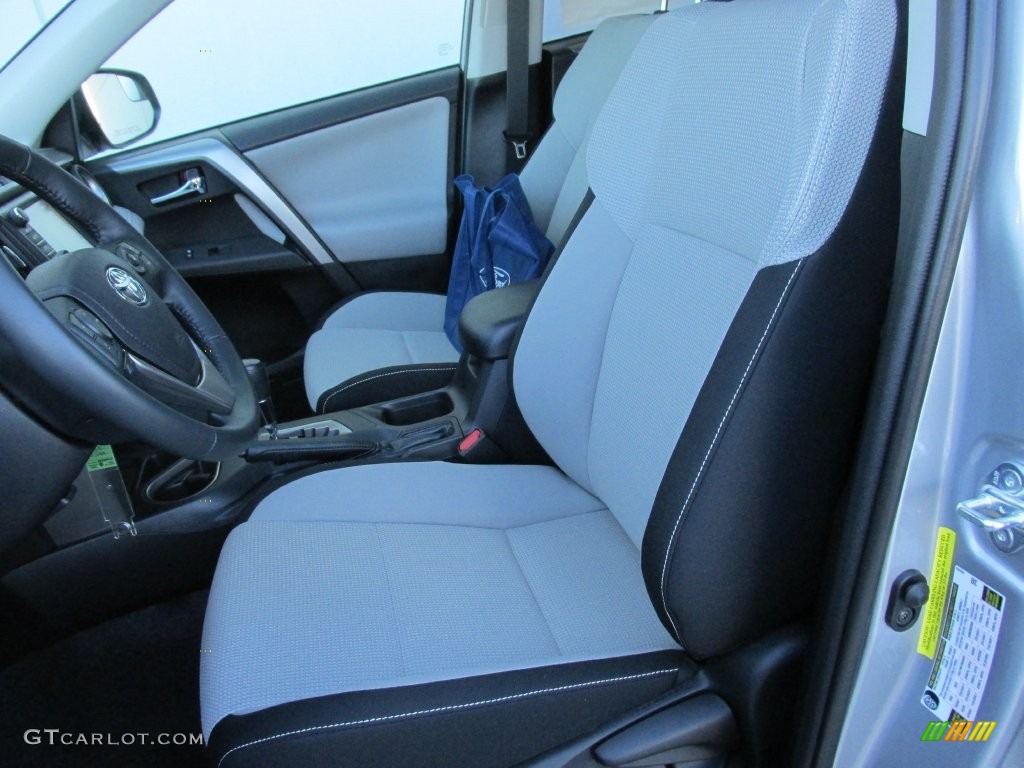 2016 Toyota RAV4 XLE Front Seat Photo #110211340