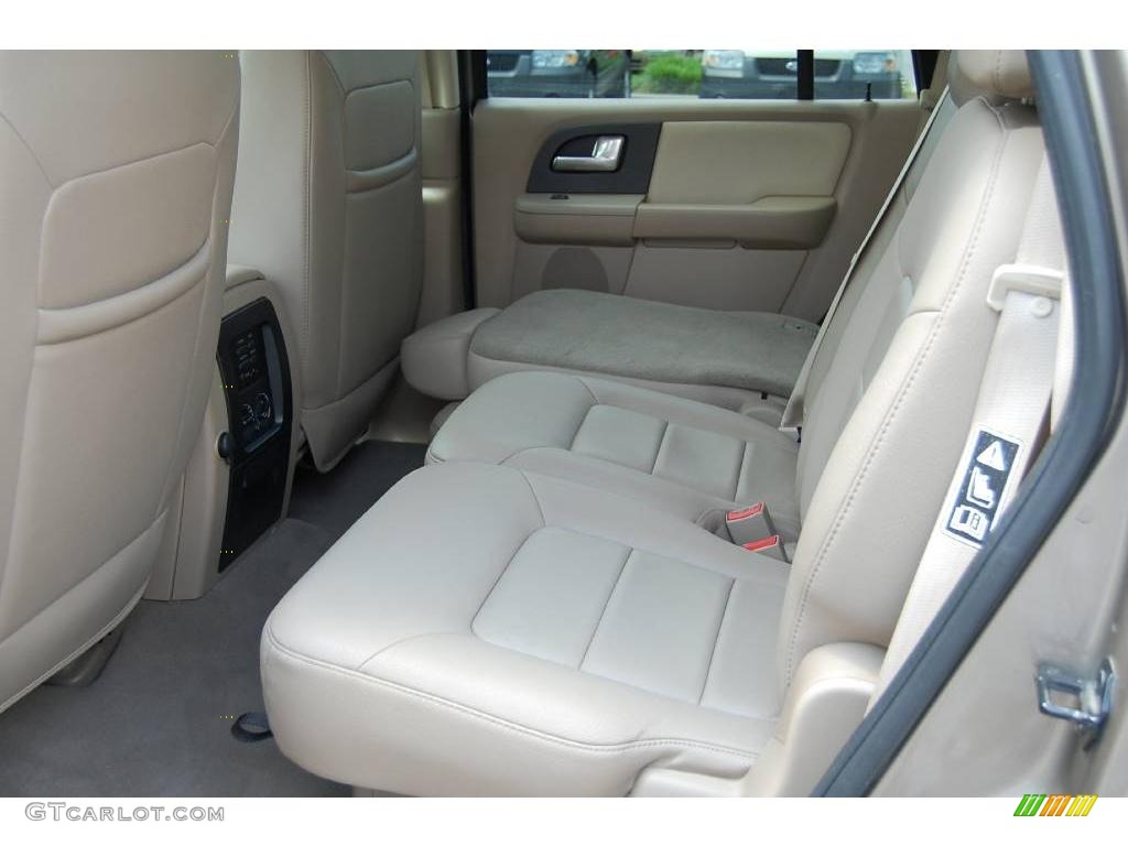 2003 Expedition XLT - Arizona Beige Metallic / Medium Parchment photo #6
