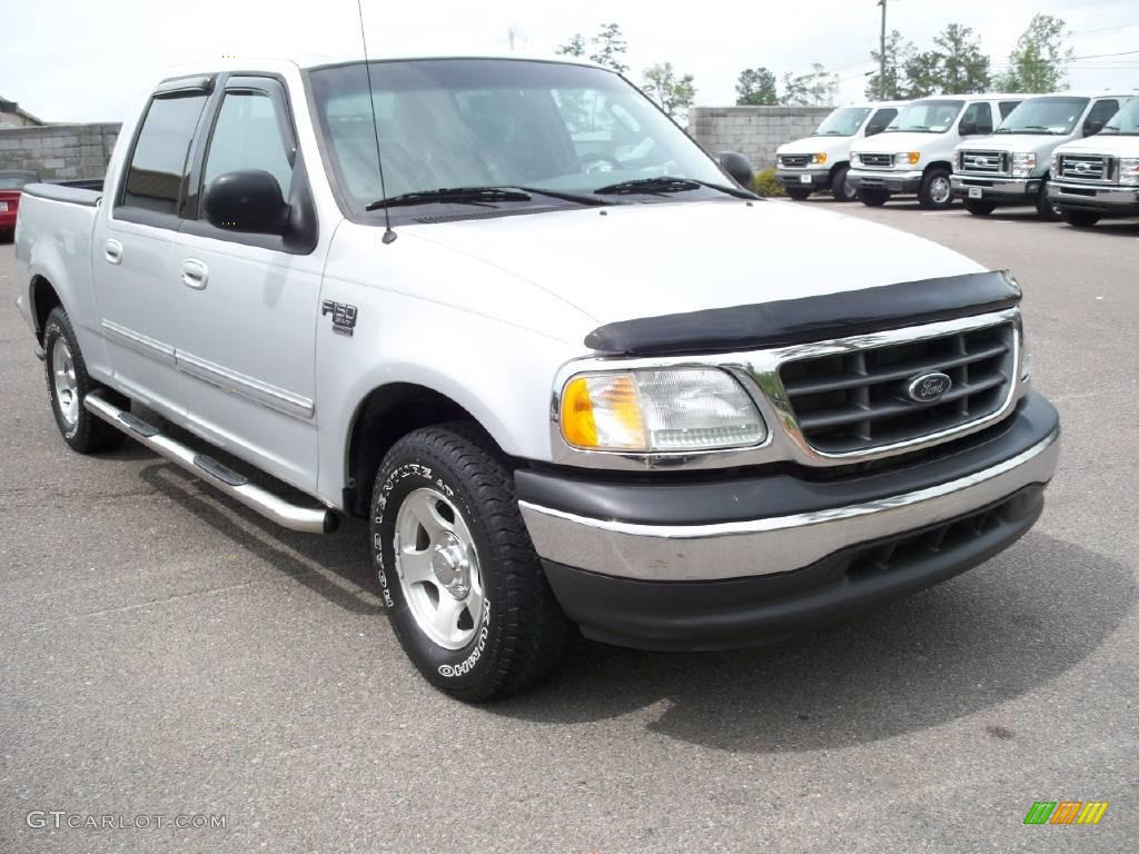 2003 F150 XLT SuperCrew - Silver Metallic / Medium Graphite Grey photo #1