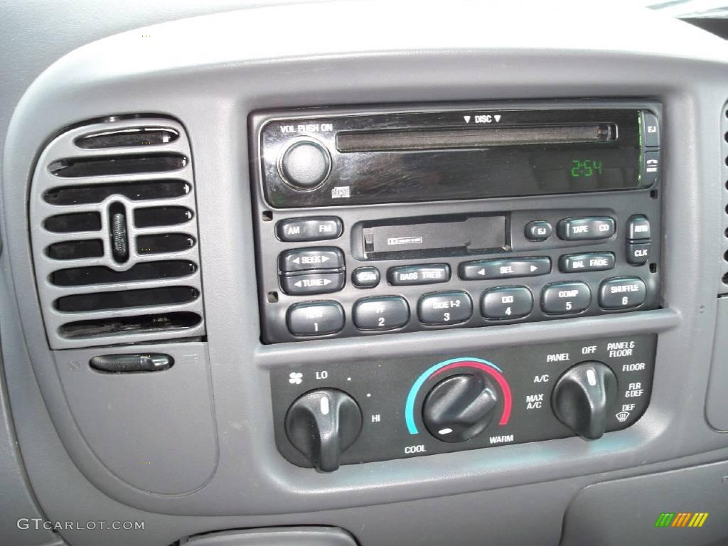 2003 F150 XLT SuperCrew - Silver Metallic / Medium Graphite Grey photo #20