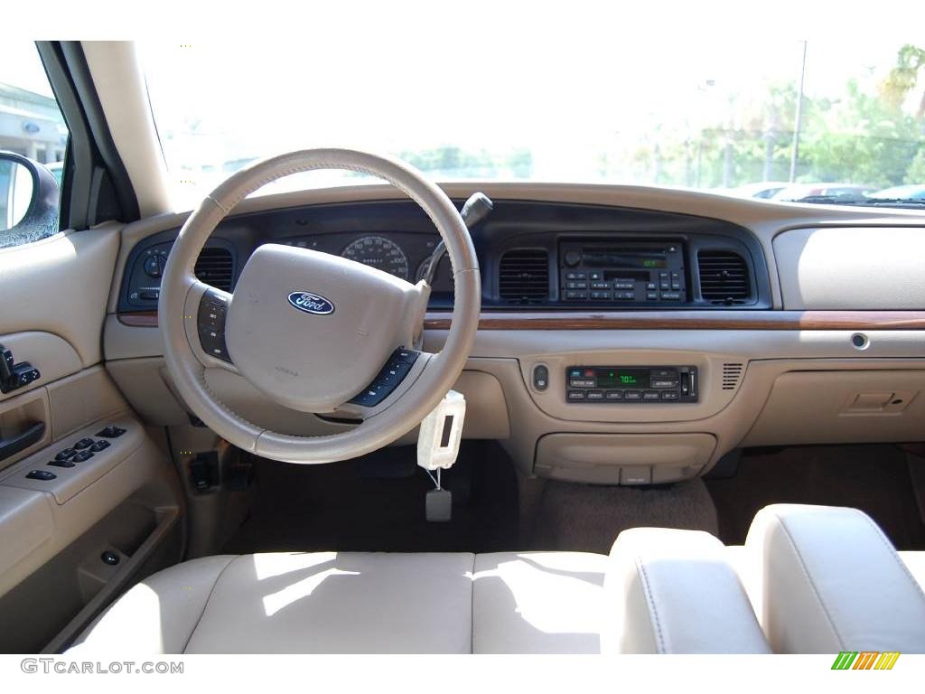 2005 Crown Victoria LX - Light Tundra Metallic / Medium Parchment photo #3