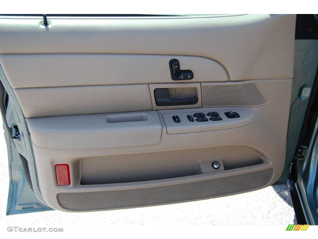 2005 Crown Victoria LX - Light Tundra Metallic / Medium Parchment photo #5