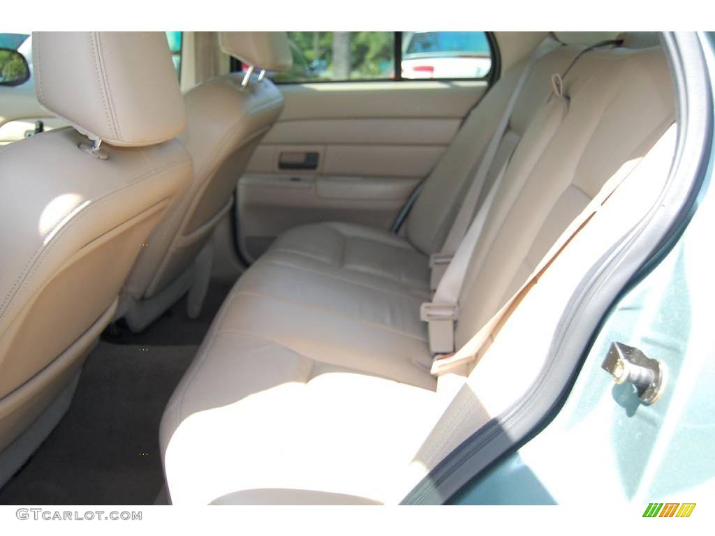 2005 Crown Victoria LX - Light Tundra Metallic / Medium Parchment photo #6