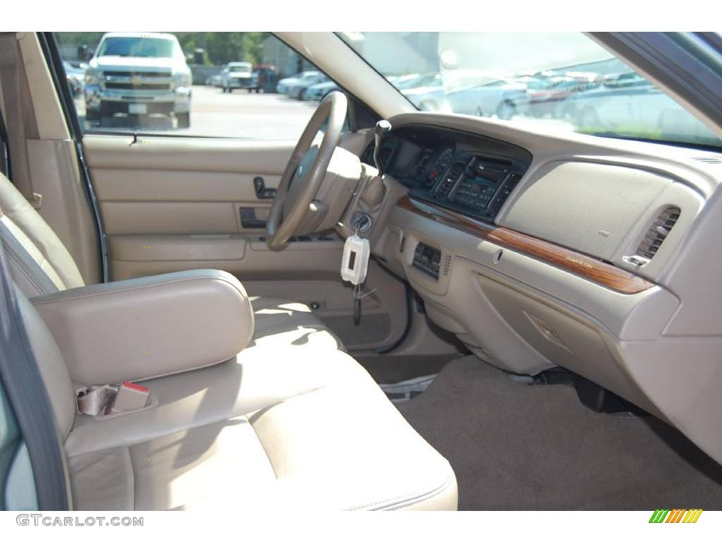 2005 Crown Victoria LX - Light Tundra Metallic / Medium Parchment photo #9