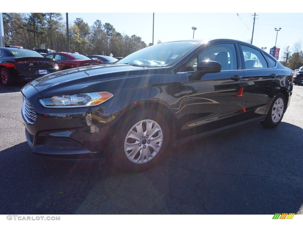 2013 Fusion S - Tuxedo Black Metallic / Earth Gray photo #3