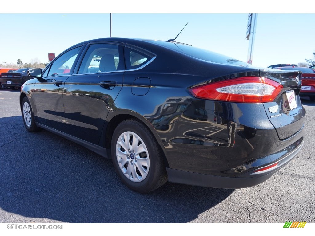 2013 Fusion S - Tuxedo Black Metallic / Earth Gray photo #5