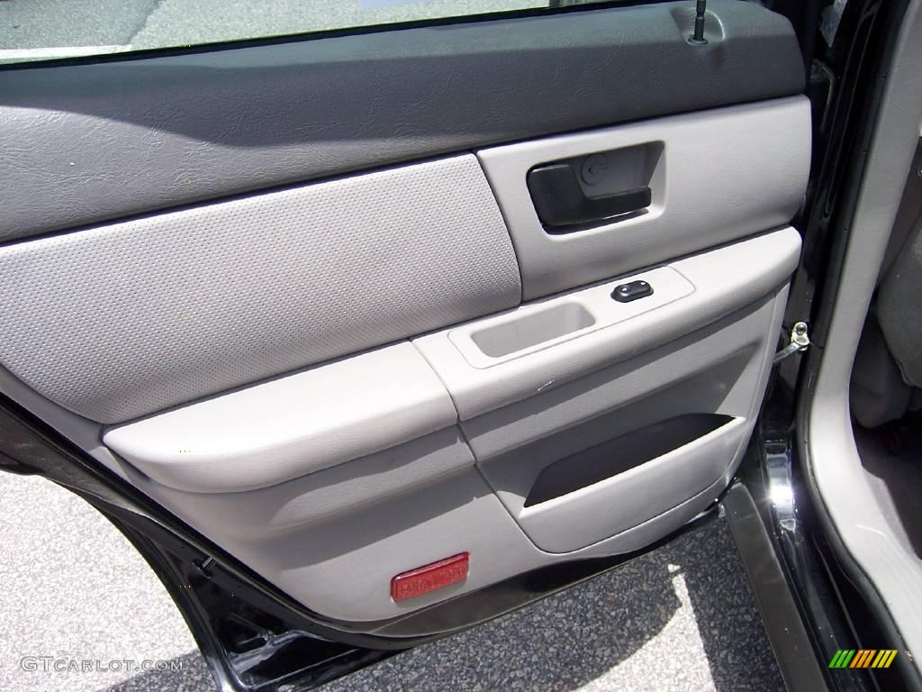 2005 Taurus SE - Black / Medium/Dark Flint photo #7