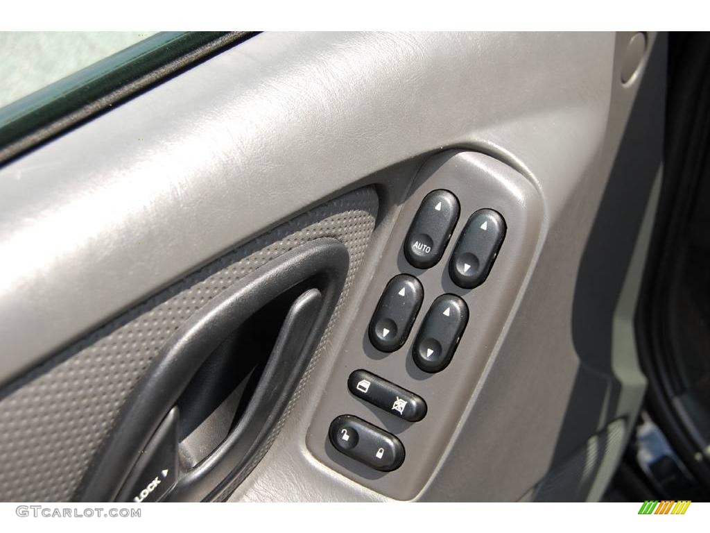 2006 Escape XLS - Black / Medium/Dark Flint photo #6