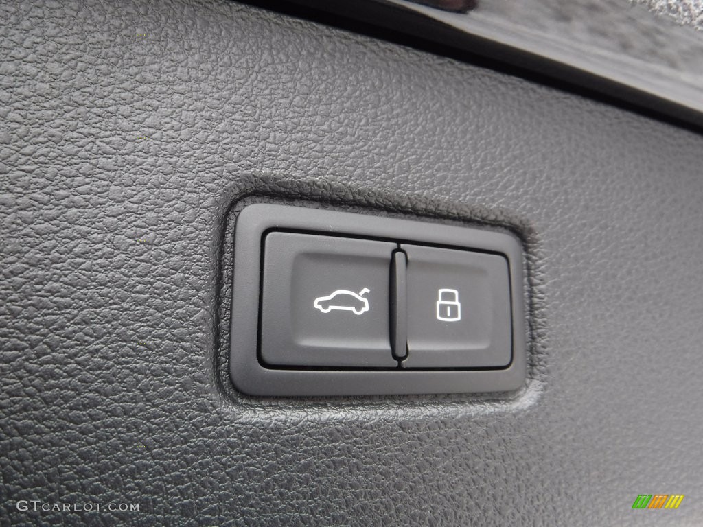 2017 Audi Q7 3.0T quattro Premium Plus Controls Photo #110229029