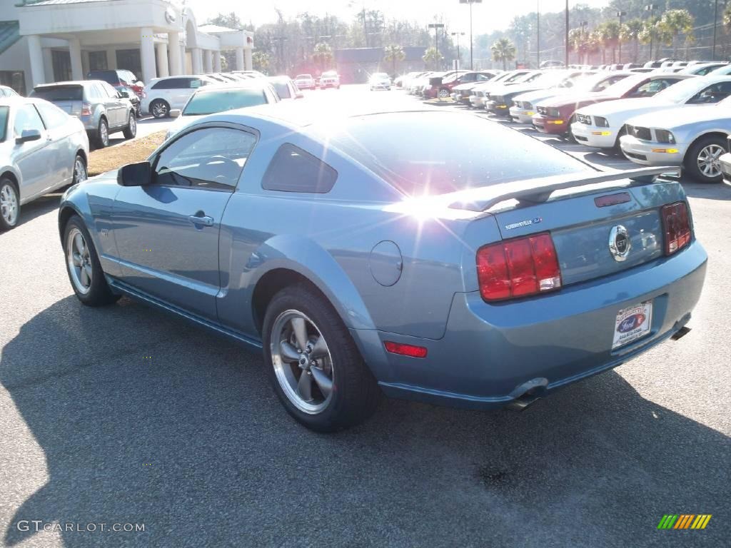 2006 Mustang GT Premium Coupe - Windveil Blue Metallic / Dark Charcoal photo #15