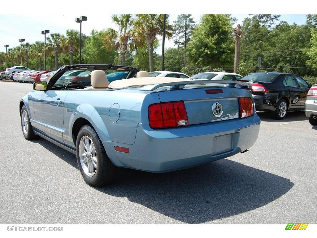 2006 Mustang V6 Premium Convertible - Windveil Blue Metallic / Light Parchment photo #17