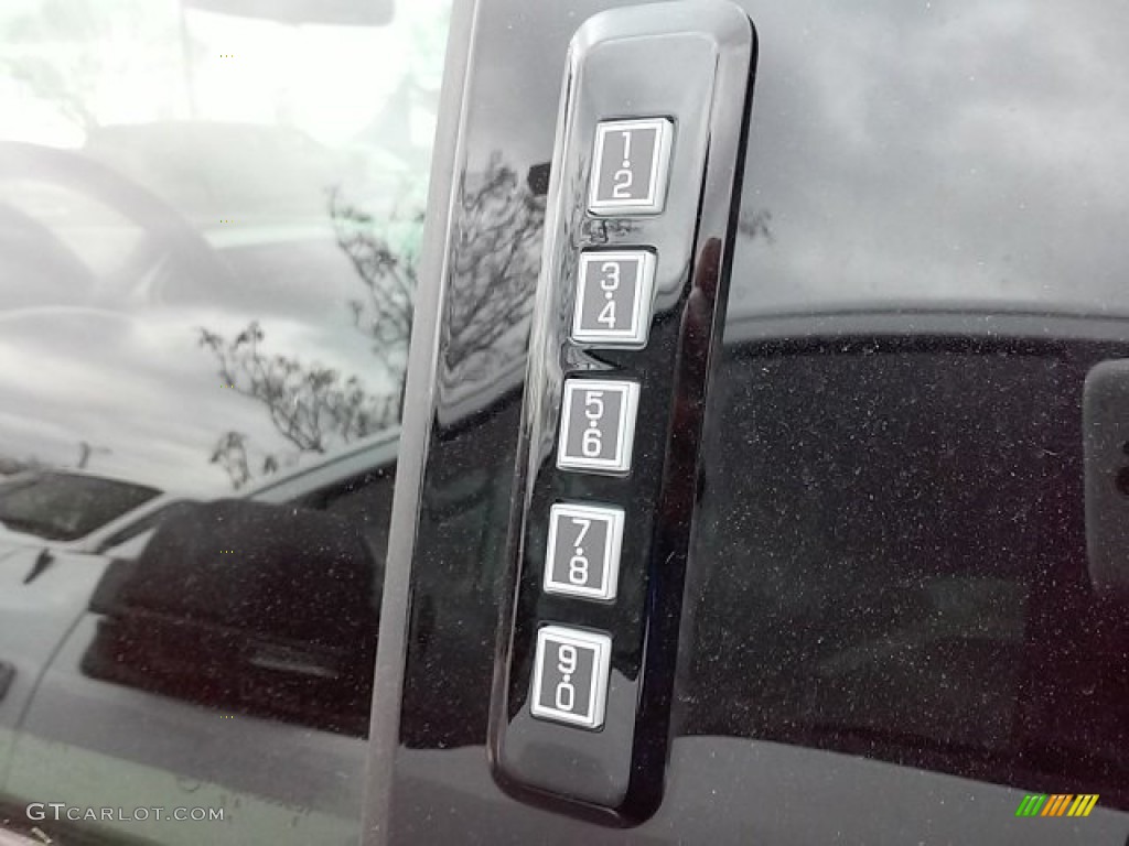 2016 F150 XLT SuperCrew - Blue Jeans / Medium Earth Gray photo #8