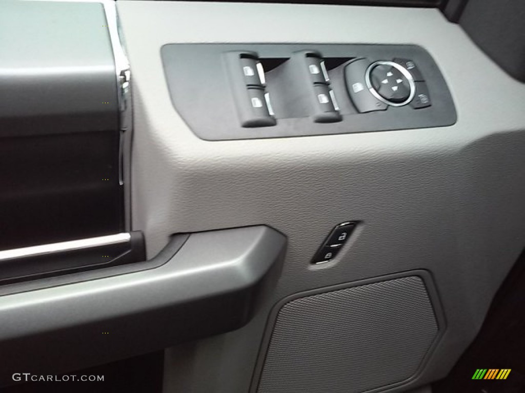 2016 F150 XLT SuperCrew - Blue Jeans / Medium Earth Gray photo #24