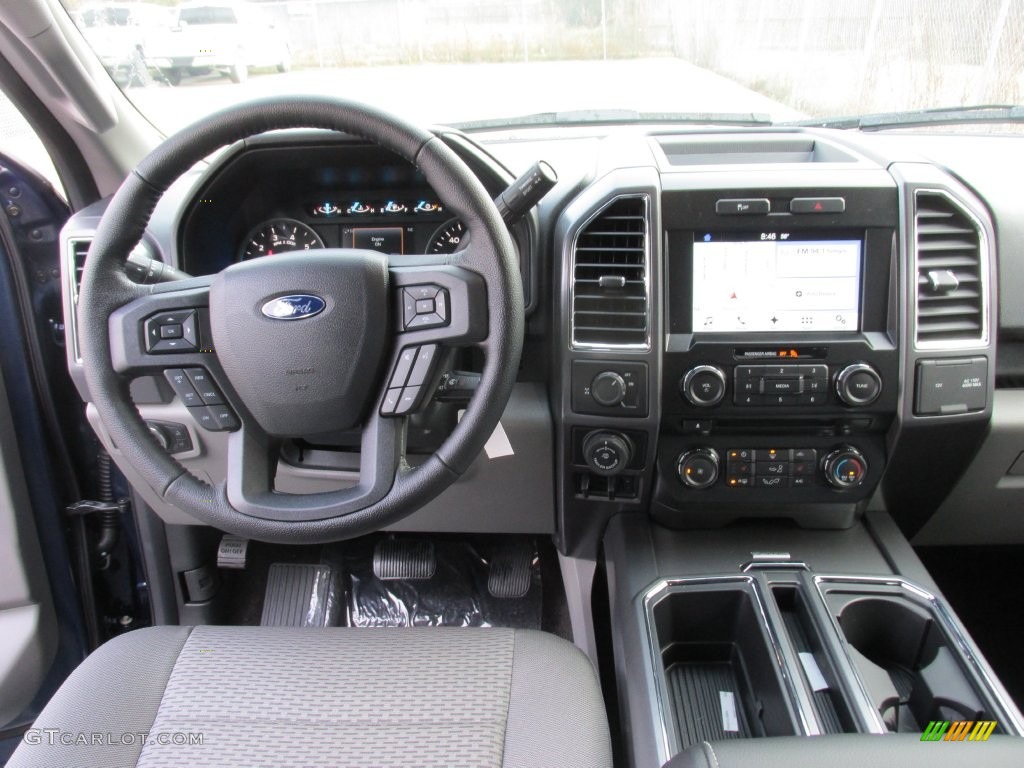 2016 F150 XLT SuperCrew - Blue Jeans / Medium Earth Gray photo #24