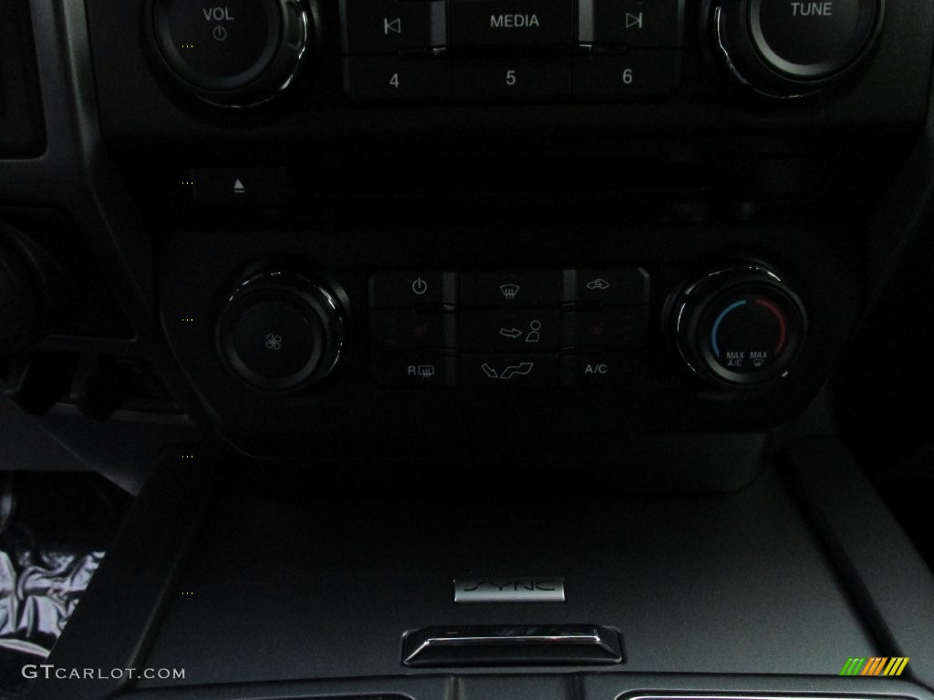 2016 F150 XLT SuperCrew - Blue Jeans / Medium Earth Gray photo #28