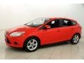 Race Red - Focus SE Hatchback Photo No. 3