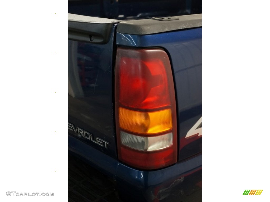 2002 Silverado 1500 LS Extended Cab 4x4 - Indigo Blue Metallic / Graphite Gray photo #63