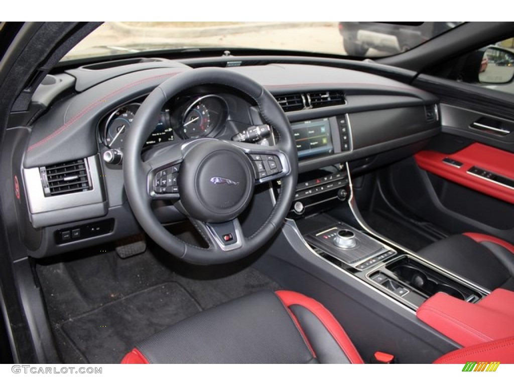 Jet/Red Interior 2016 Jaguar XF S Photo #110252589