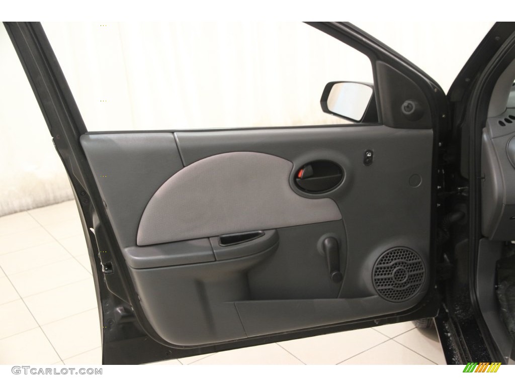 2004 ION 2 Sedan - Black Onyx / Grey photo #4