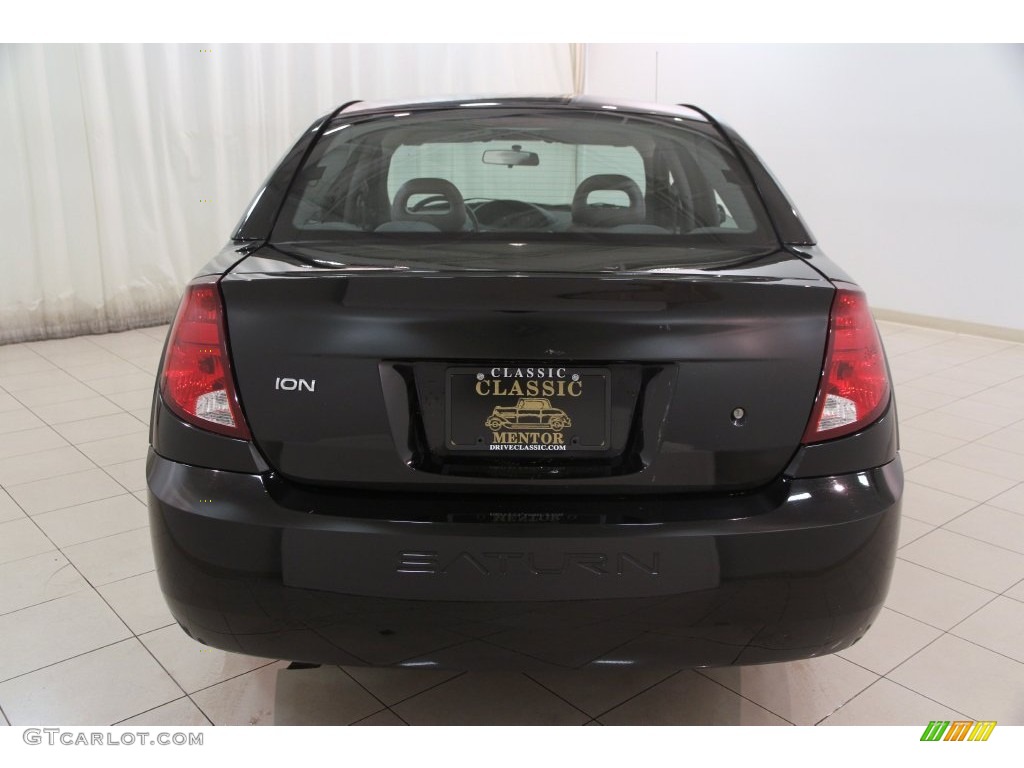 2004 ION 2 Sedan - Black Onyx / Grey photo #13