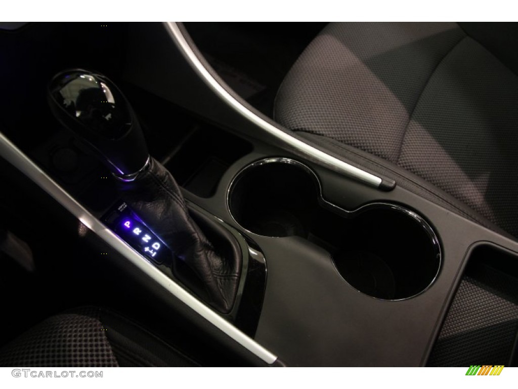 2011 Sonata SE - Iridescent Silver Blue Metallic / Black photo #10