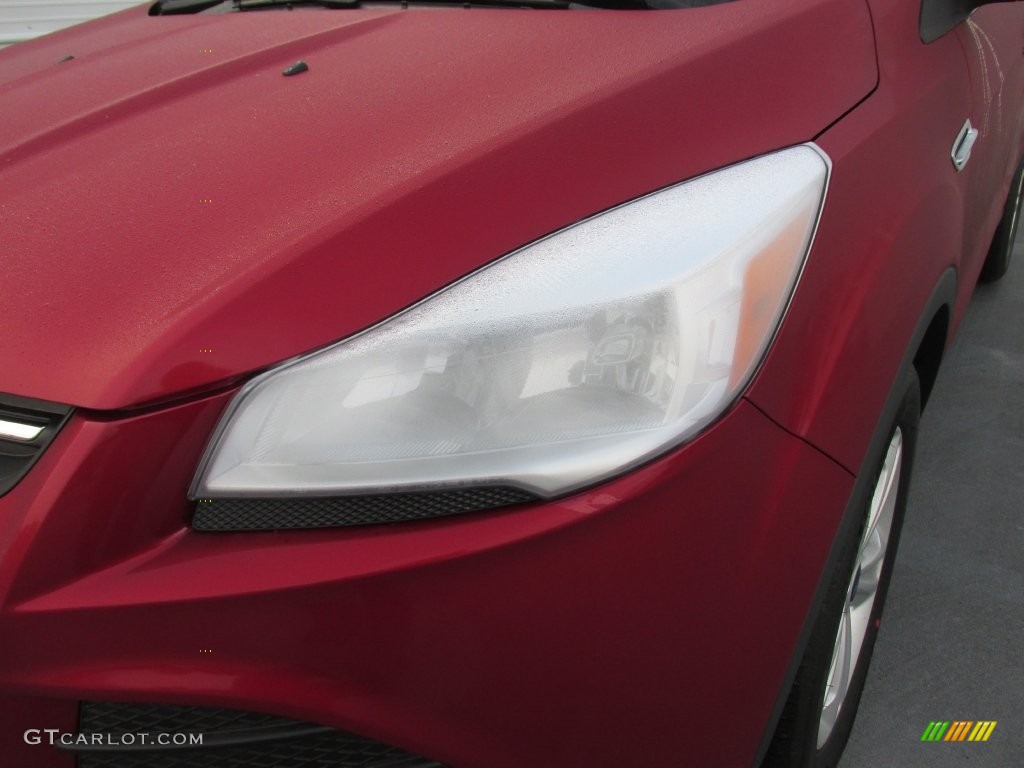 2016 Escape SE - Ruby Red Metallic / Medium Light Stone photo #9