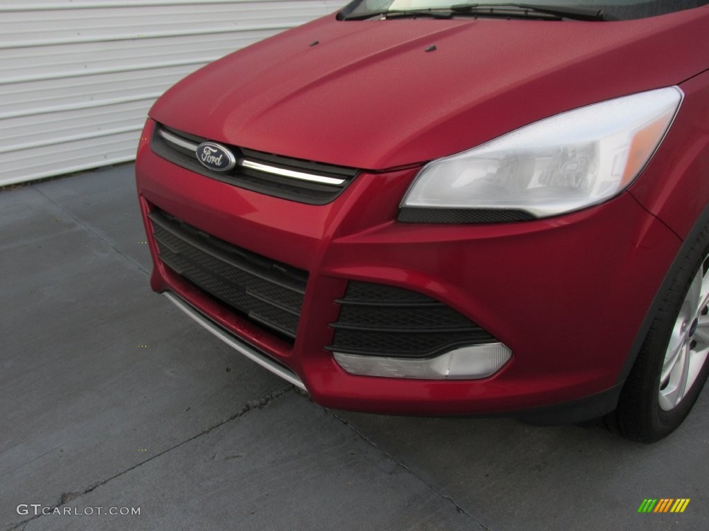 2016 Escape SE - Ruby Red Metallic / Medium Light Stone photo #10