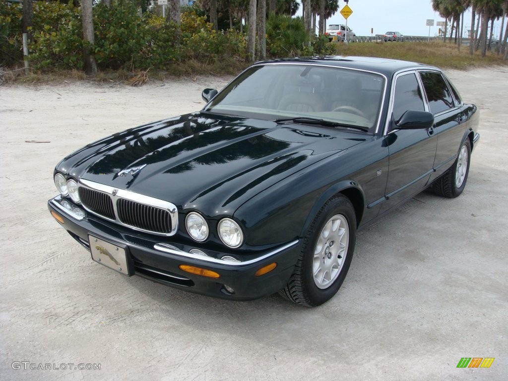 2000 XJ XJ8 - British Racing Green / Cashmere photo #3
