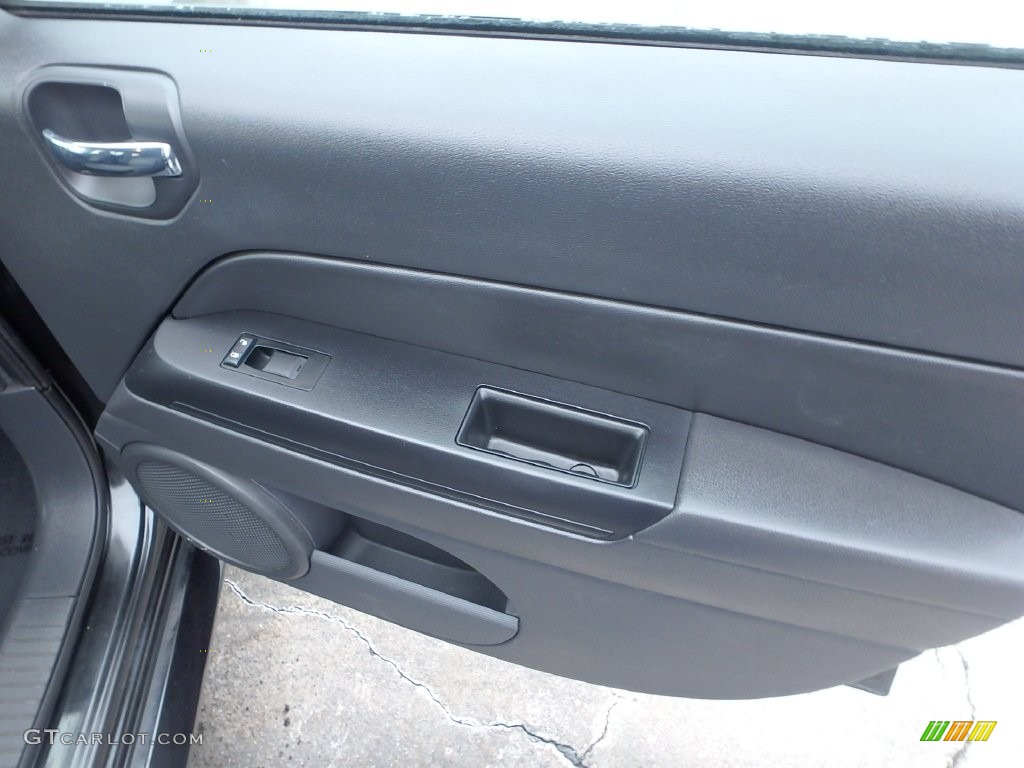 2009 Compass Sport - Brilliant Black Crystal Pearl / Dark Slate Gray/Medium Slate Gray photo #17