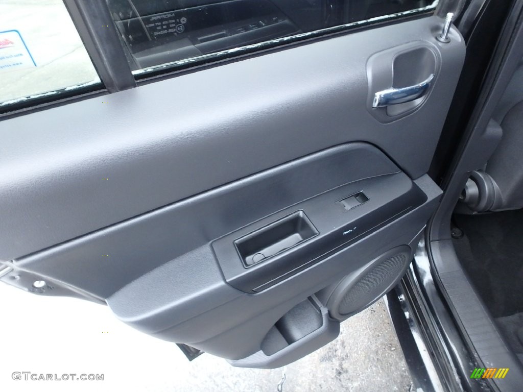 2009 Compass Sport - Brilliant Black Crystal Pearl / Dark Slate Gray/Medium Slate Gray photo #24