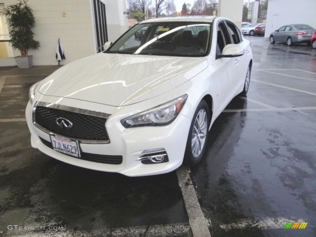 2015 Q50 3.7 - Moonlight White / Graphite photo #1