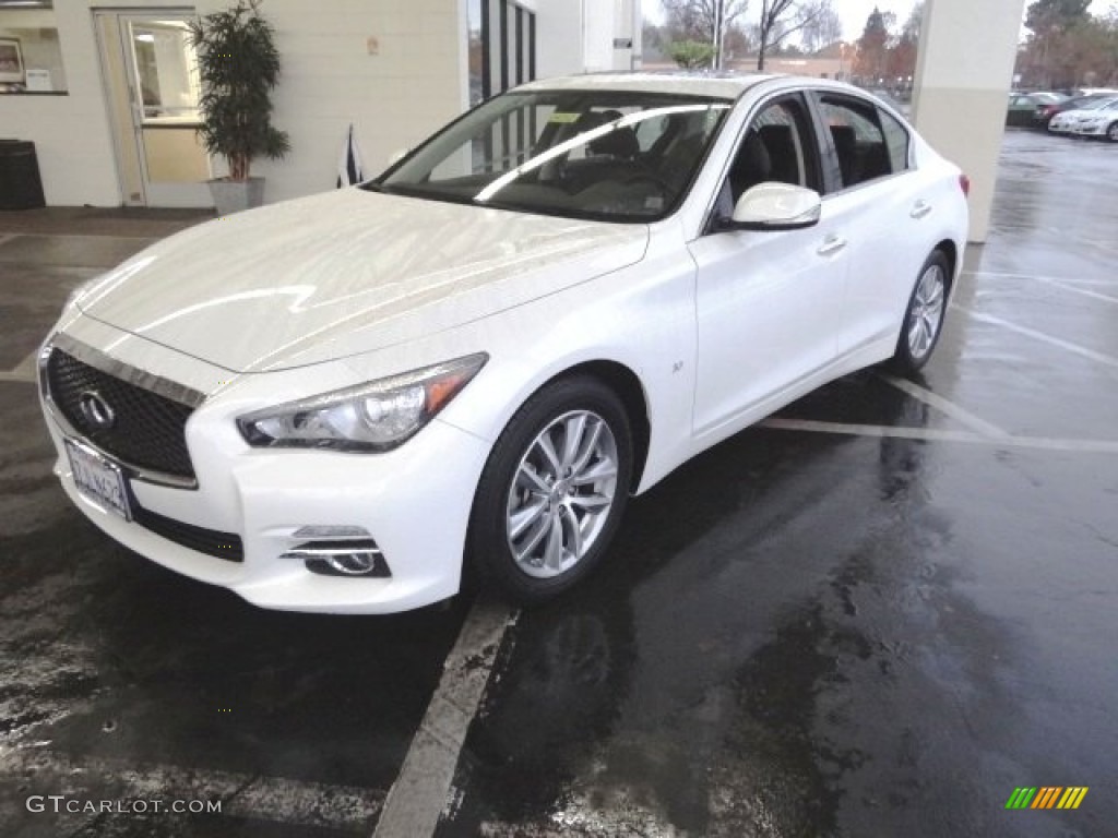 2015 Q50 3.7 - Moonlight White / Graphite photo #2