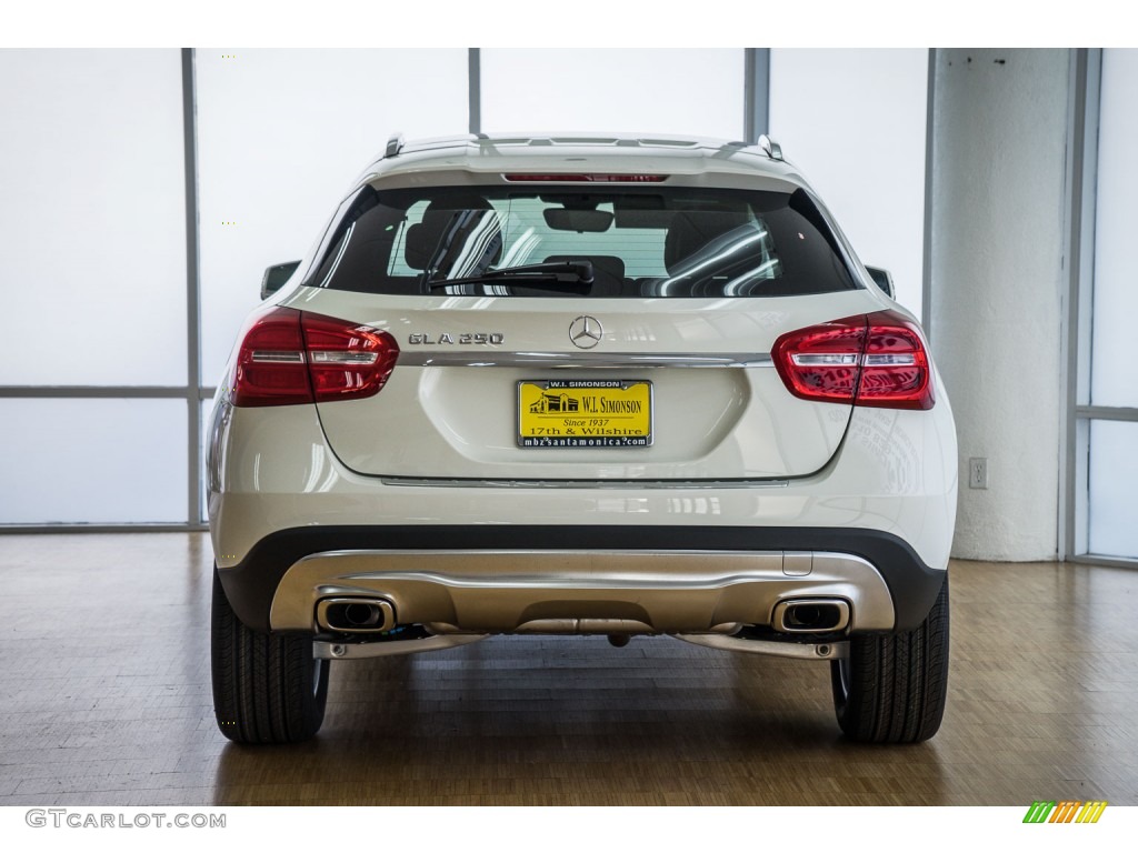 2016 GLA 250 - Cirrus White / Black photo #4