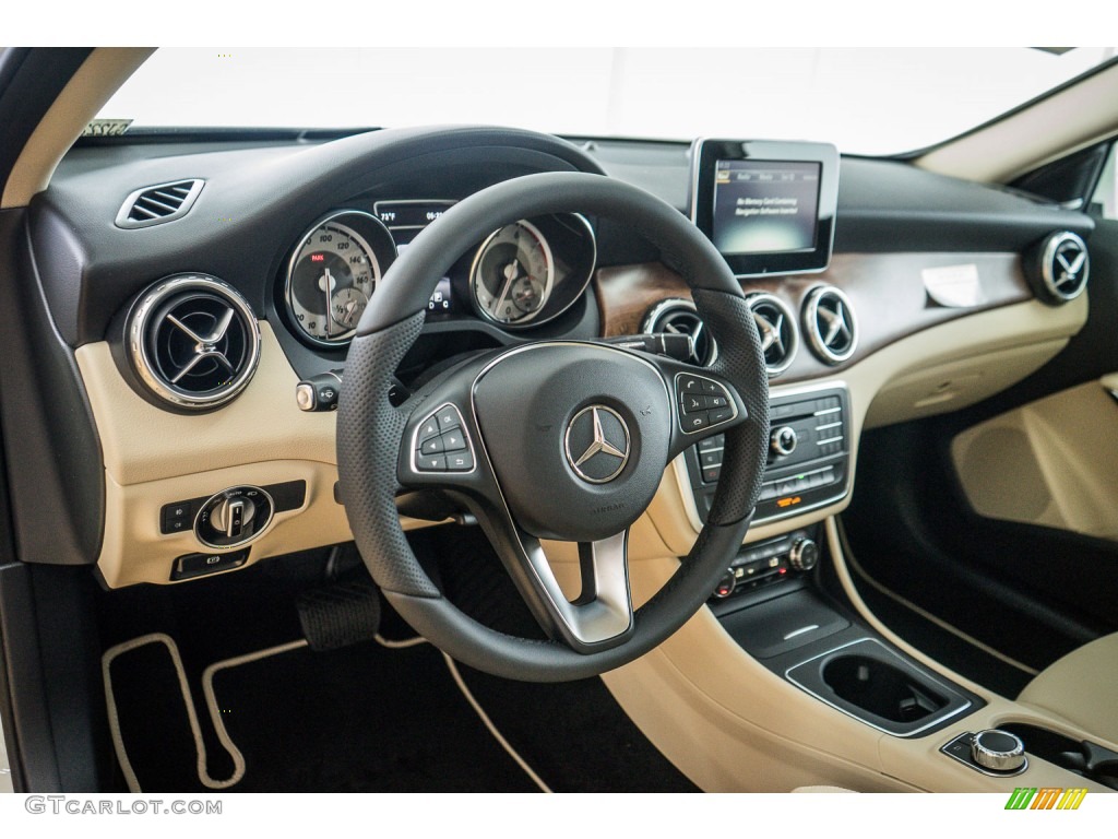 2016 GLA 250 - Cirrus White / Black photo #5