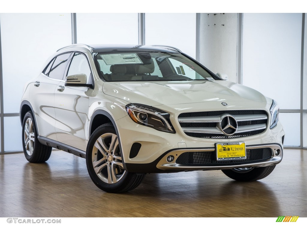 2016 GLA 250 - Cirrus White / Black photo #12