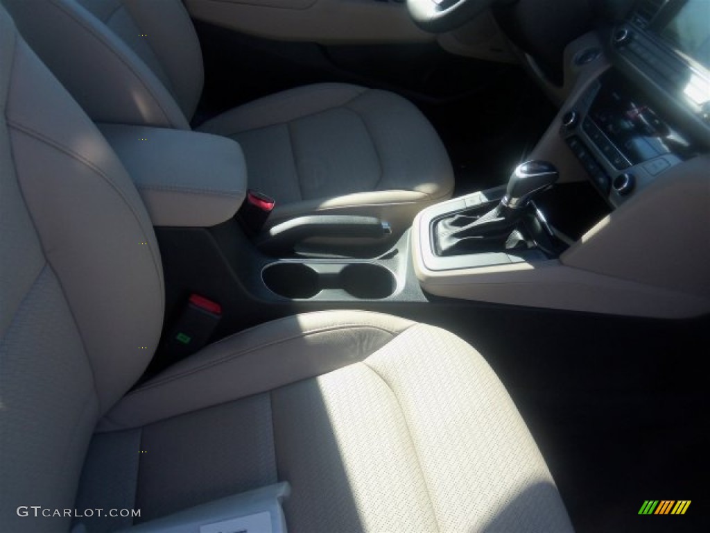 2017 Elantra Limited - White / Beige photo #14