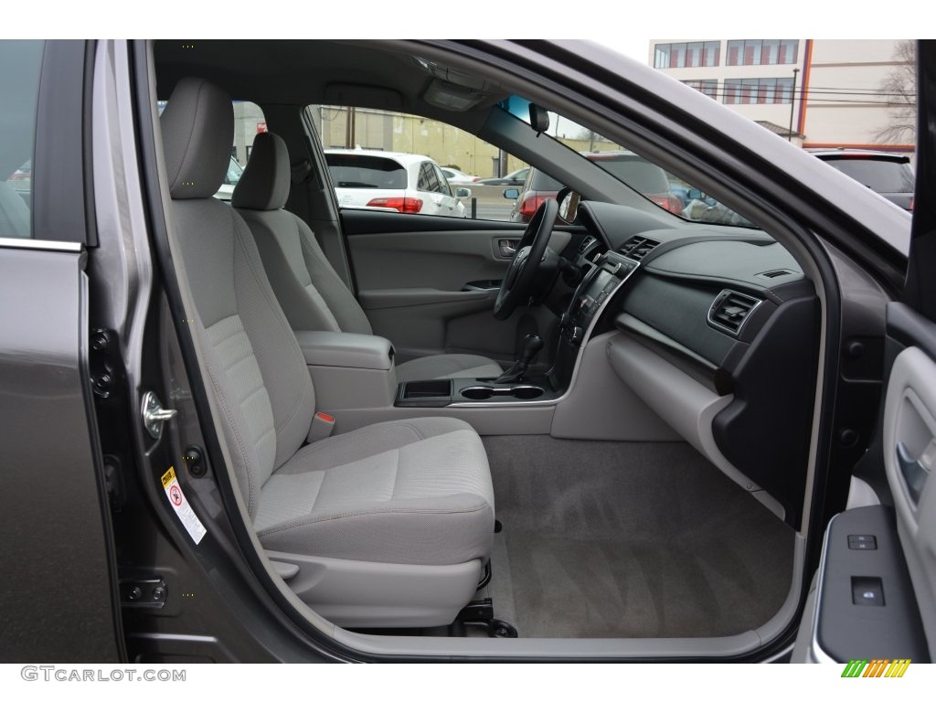 2015 Camry LE - Predawn Gray Mica / Ash photo #22