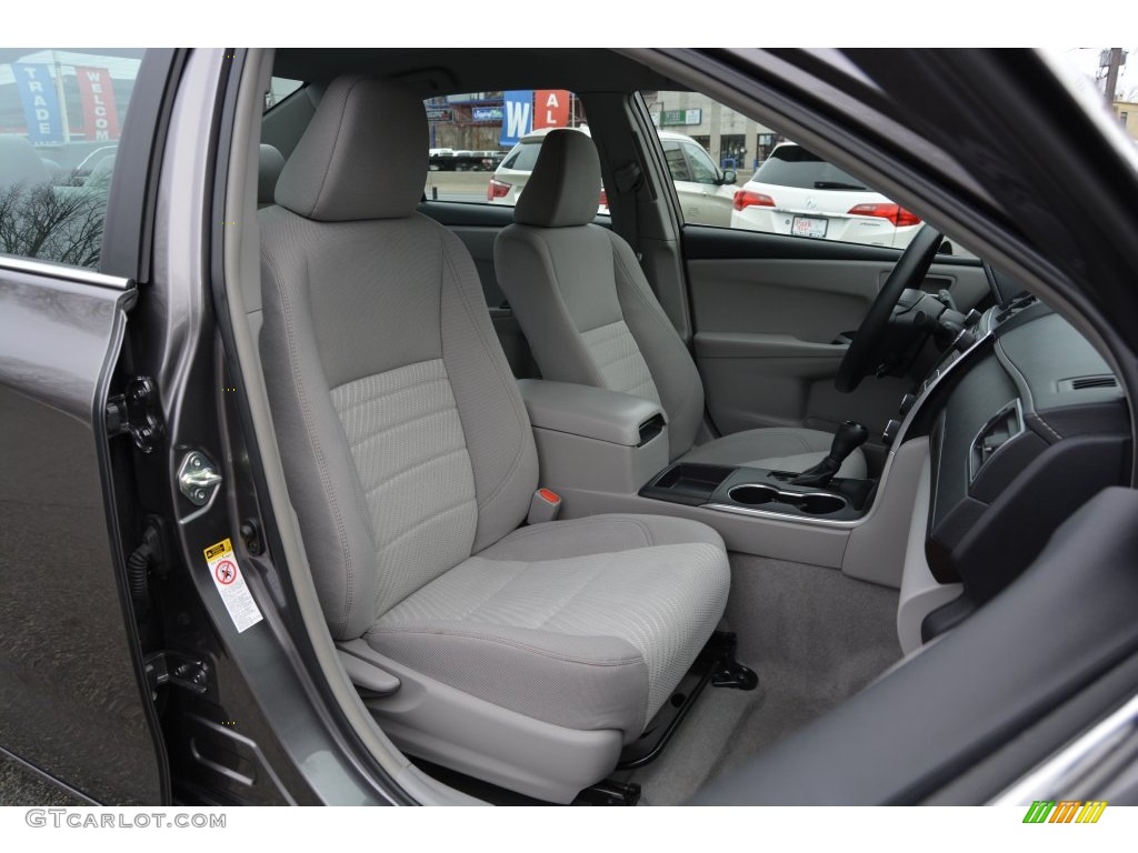 2015 Camry LE - Predawn Gray Mica / Ash photo #23