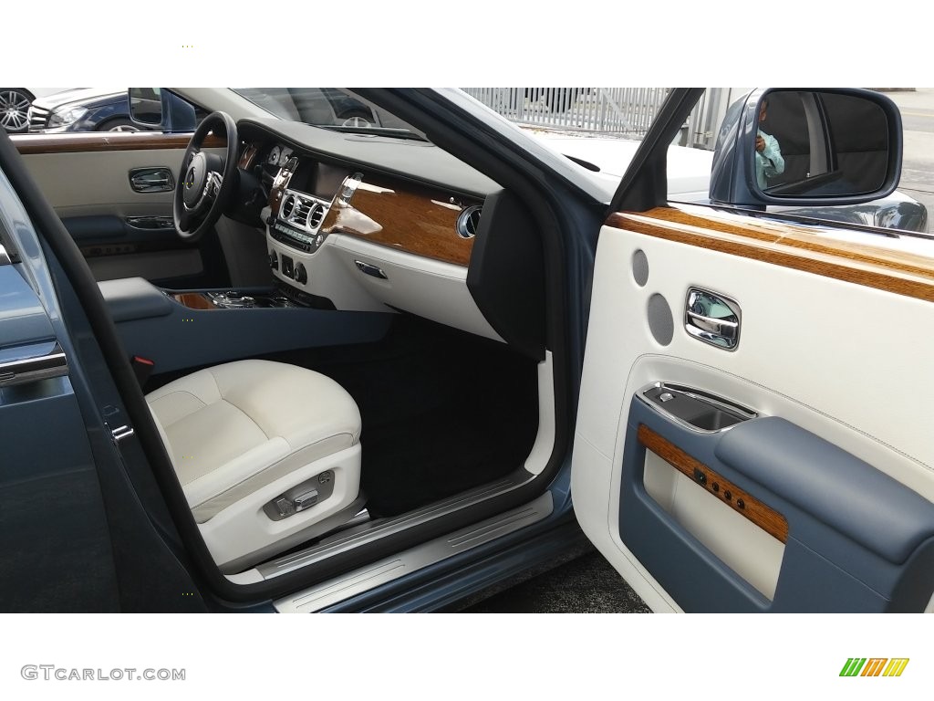 2011 Ghost  - Metropolitan Blue / Creme Light photo #25