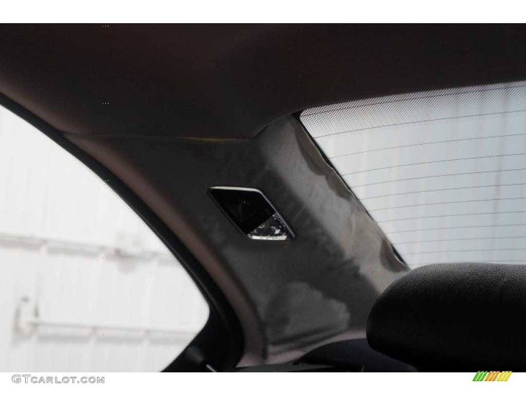 2003 3 Series 330i Coupe - Jet Black / Black photo #48
