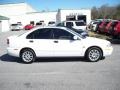 White - S40 1.9T Photo No. 14