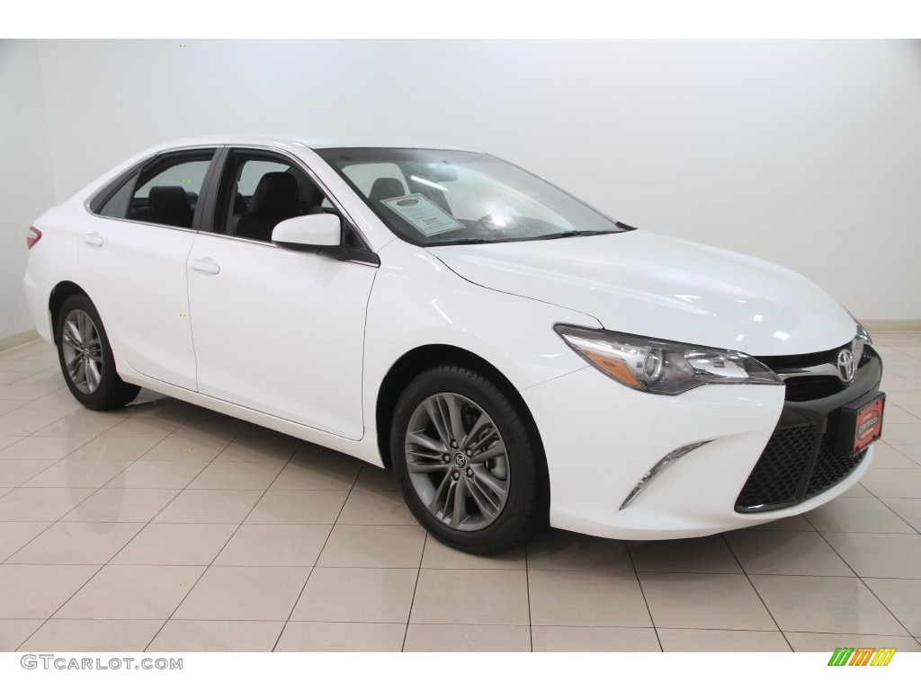 2015 Camry SE - Super White / Black photo #1