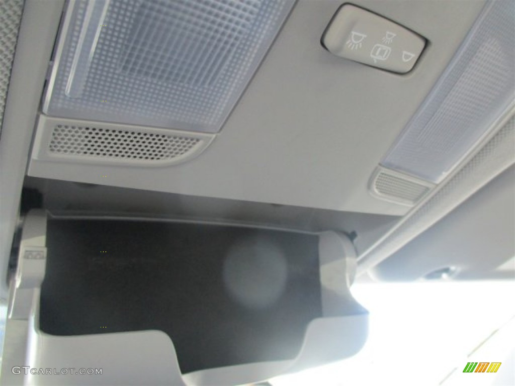 2017 Elantra SE - White / Gray photo #2