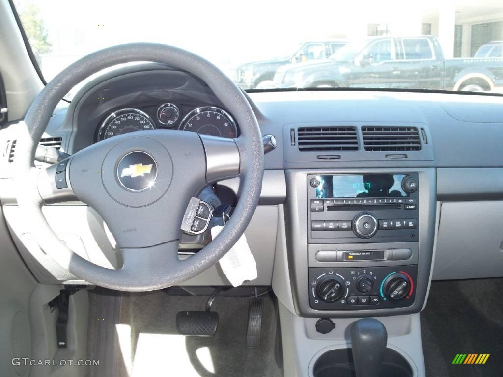 2007 Cobalt LS Sedan - Ultra Silver Metallic / Gray photo #3