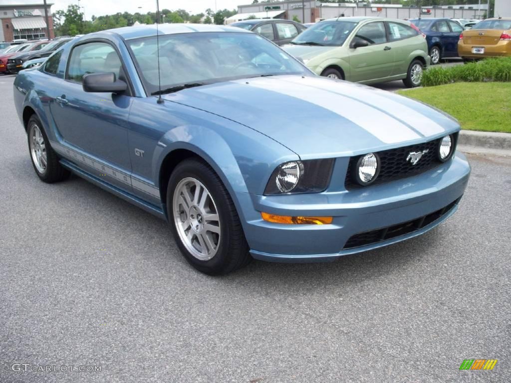 2006 Mustang GT Premium Coupe - Windveil Blue Metallic / Light Graphite photo #1