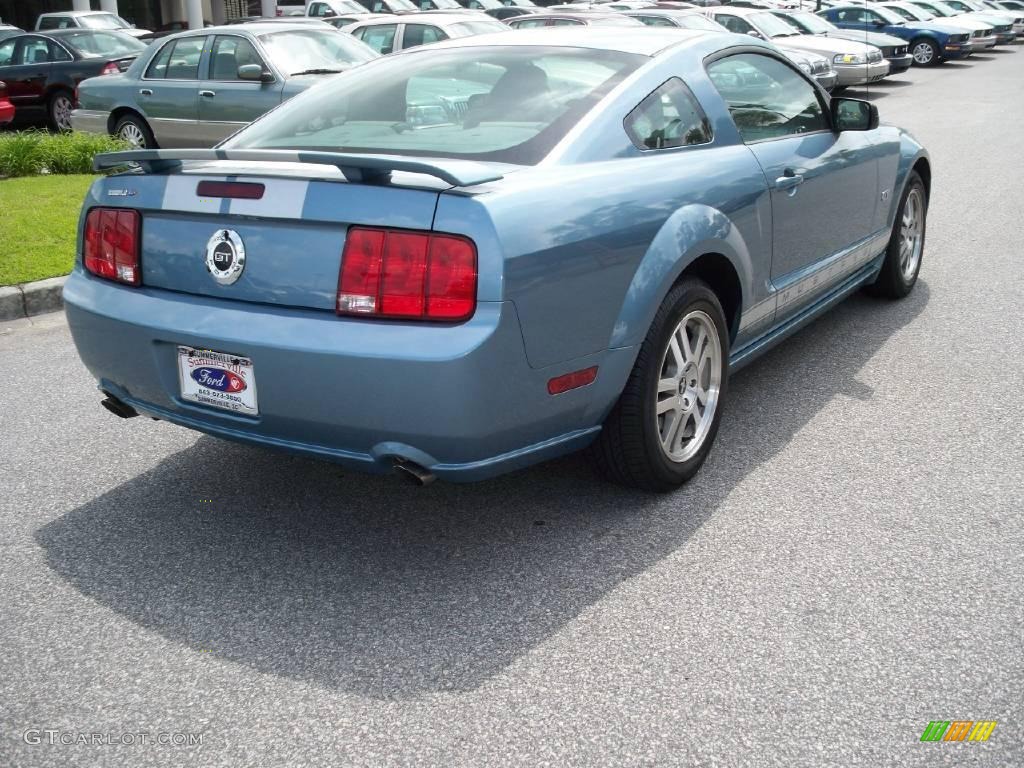 2006 Mustang GT Premium Coupe - Windveil Blue Metallic / Light Graphite photo #14