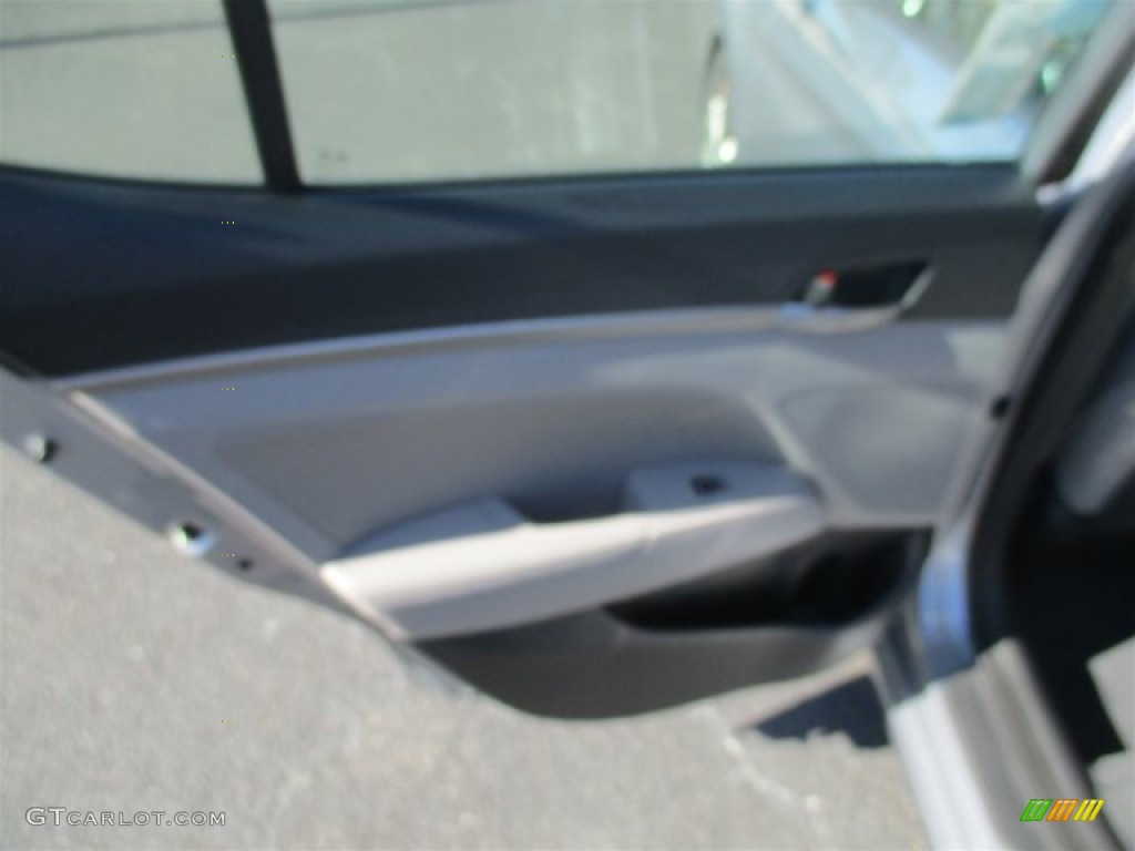 2017 Elantra SE - Silver / Gray photo #20