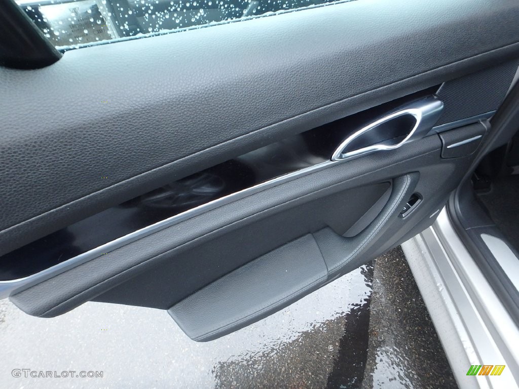 2011 Panamera 4 - Platinum Silver Metallic / Black photo #16