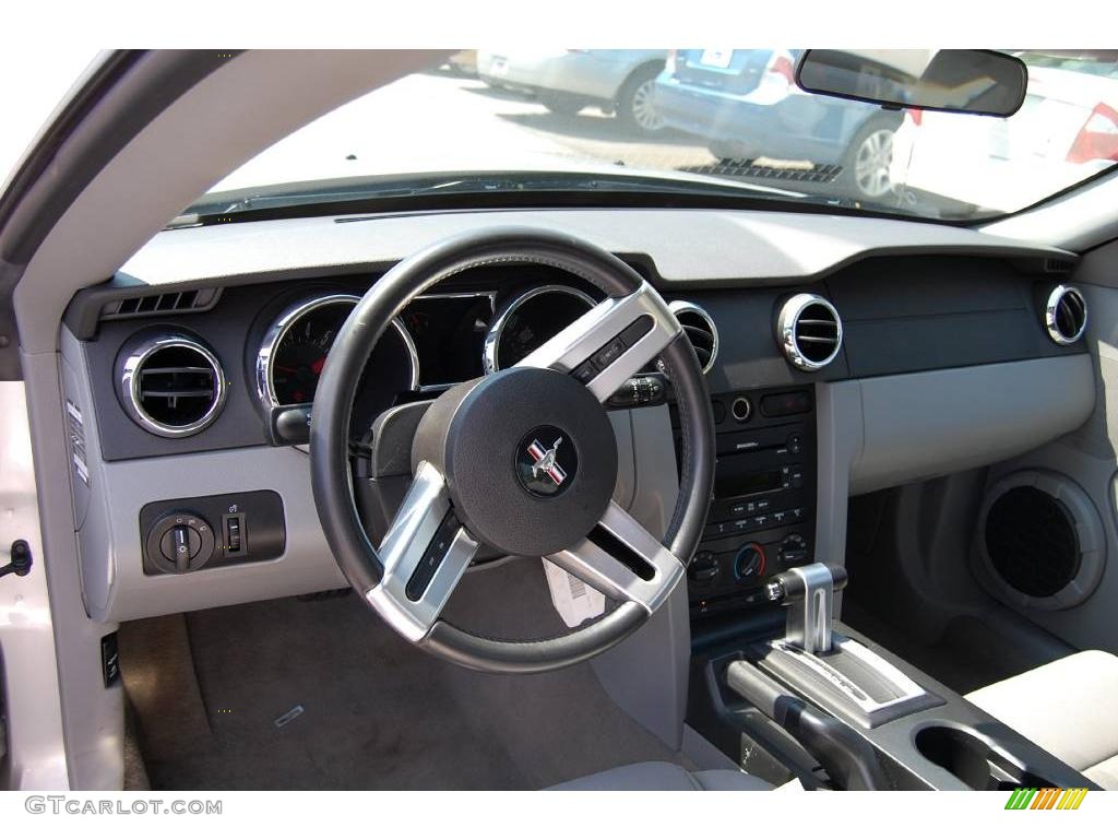 2007 Mustang V6 Deluxe Coupe - Satin Silver Metallic / Light Graphite photo #3