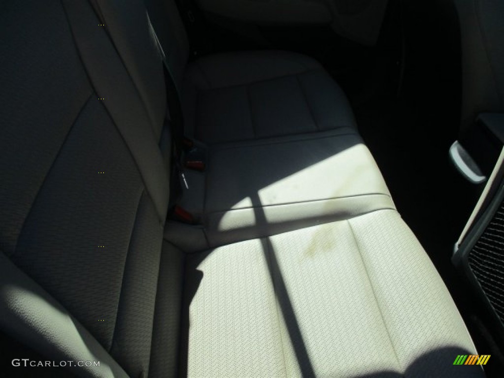 2017 Elantra Limited - White / Beige photo #16